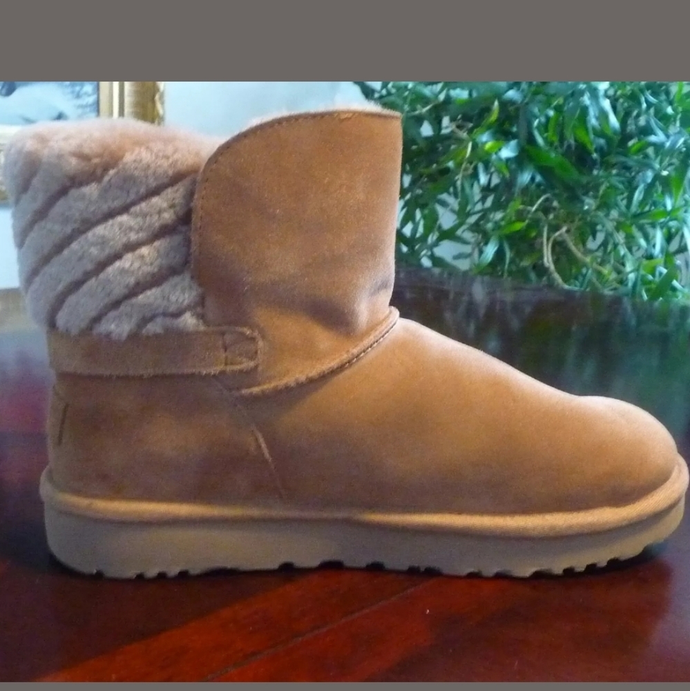 UGG Adria Short Boot Size 10